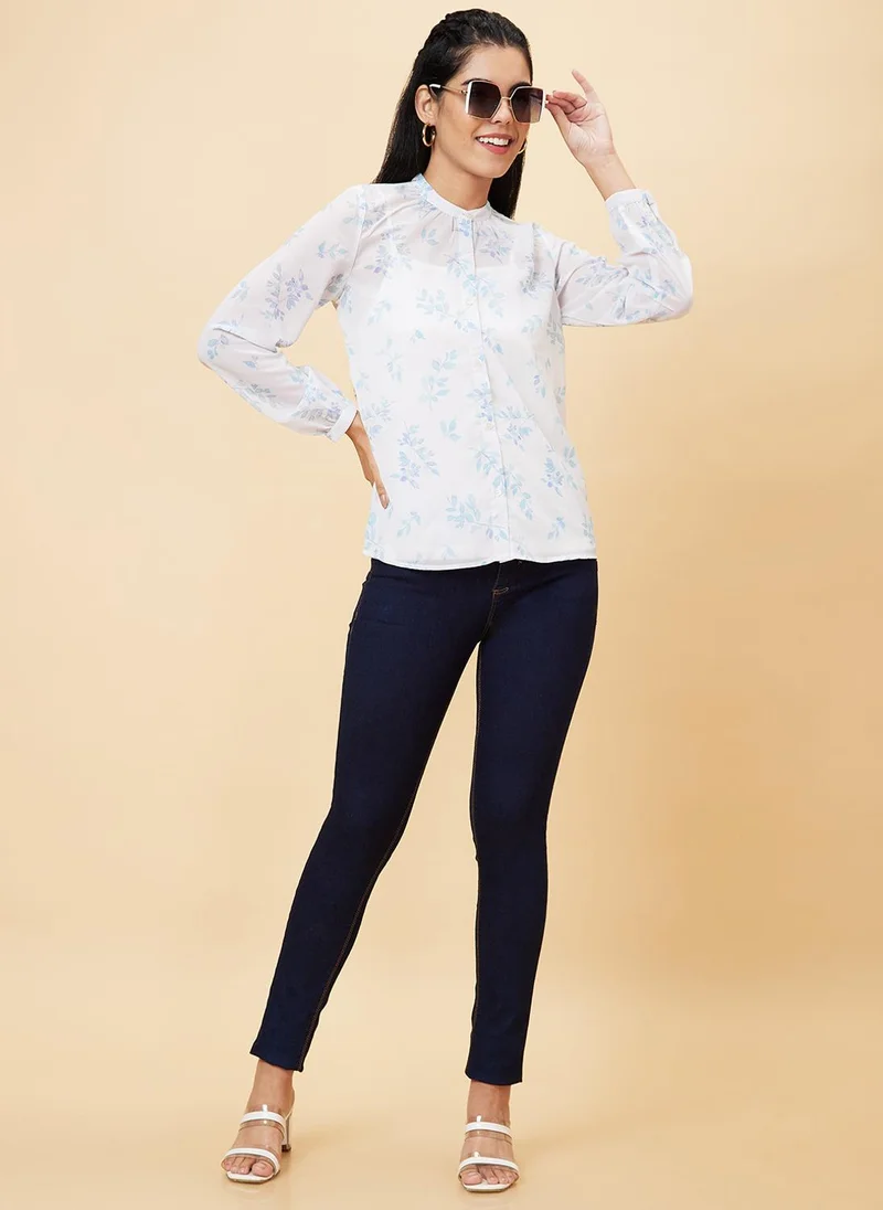 جلو باص بلوزة نسائية بيضاء بطبعة زهور وياقة ماندرين من الشيفون